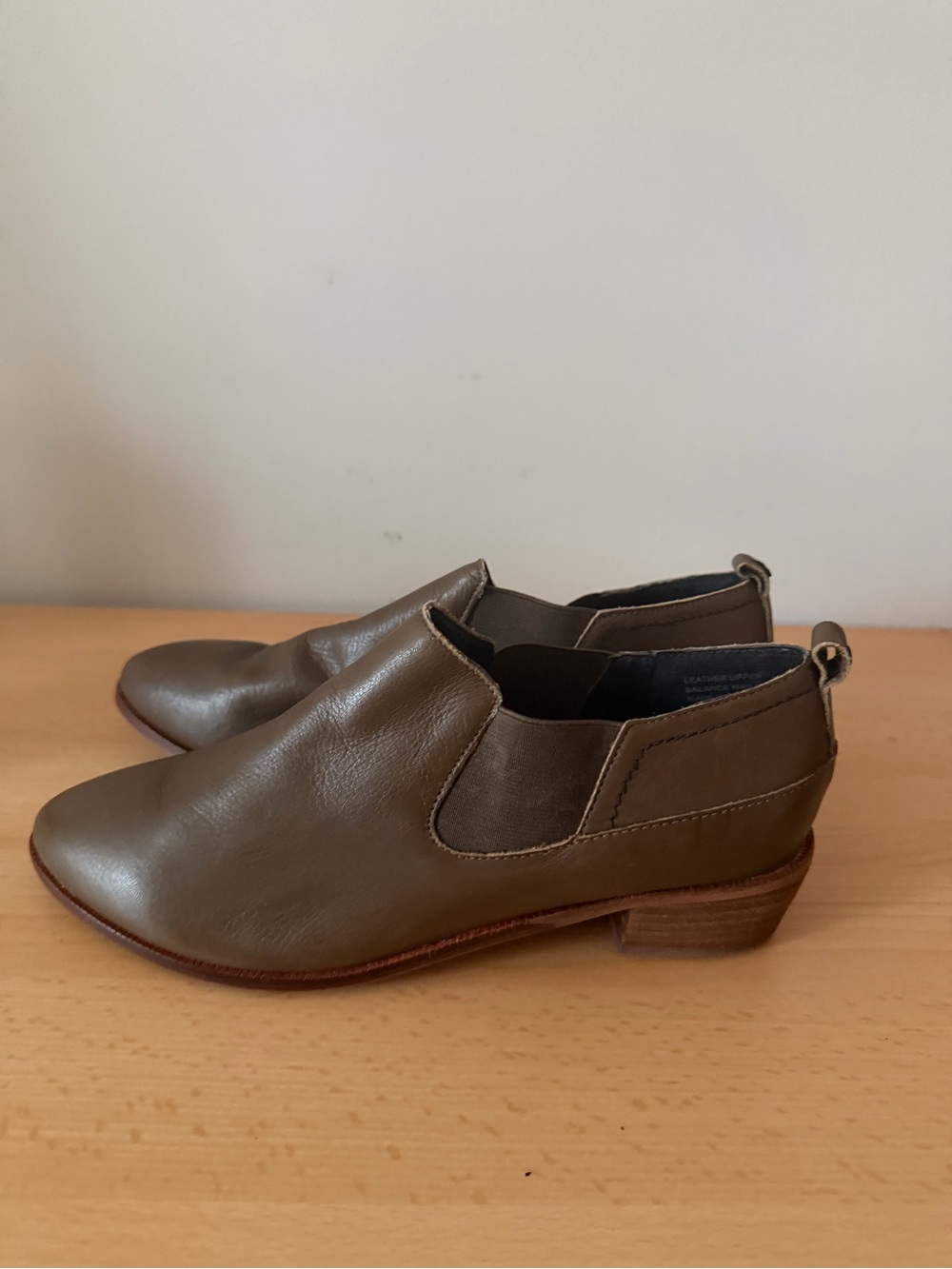 Kelsi Dagger Brooklyn Brown Leather Chelsea Ankle Booties Size 8